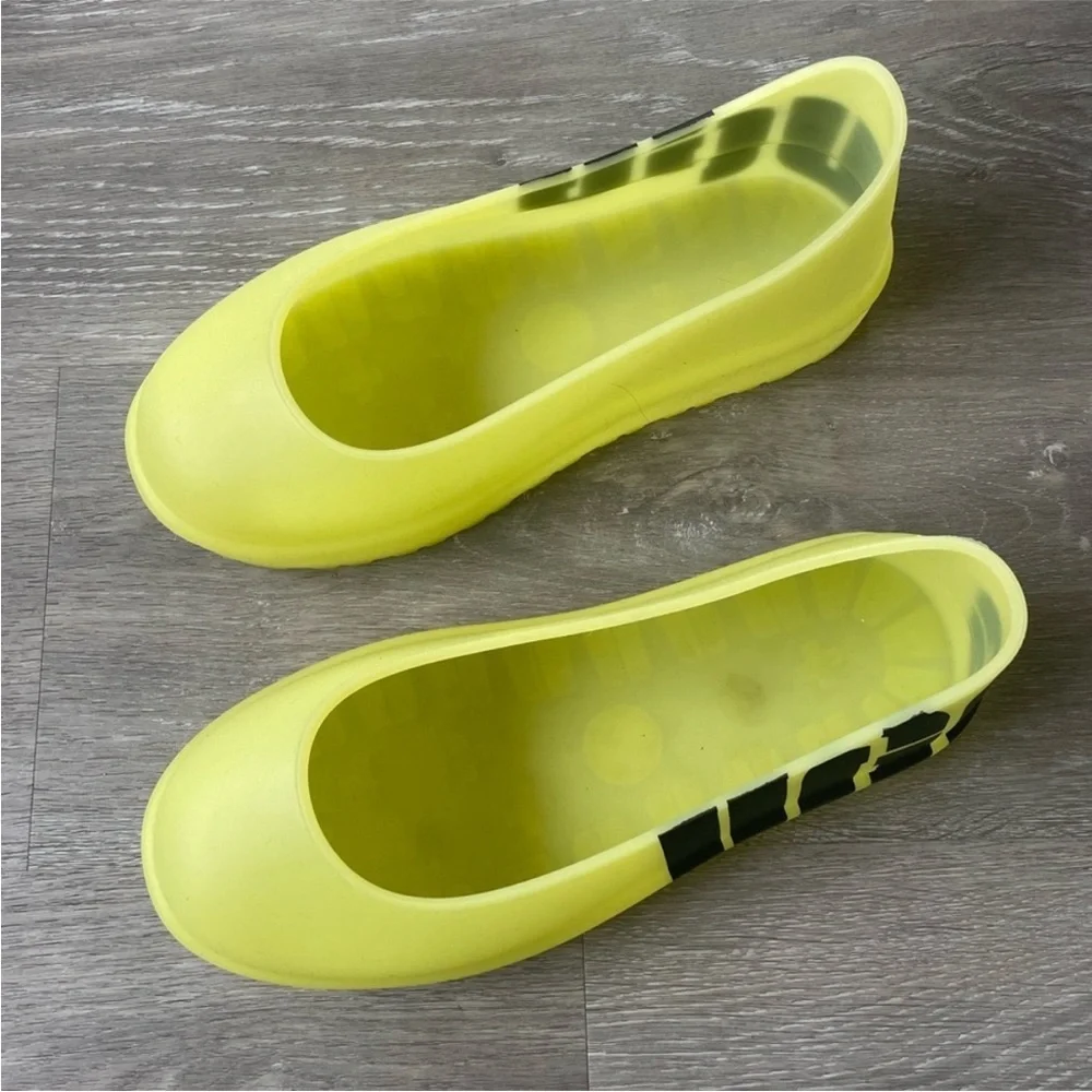 NEW NEON YELLOW/GREEN UGG BOOT GUARD WATERPROOF COVER FITS WOMEN SIZE 5-7